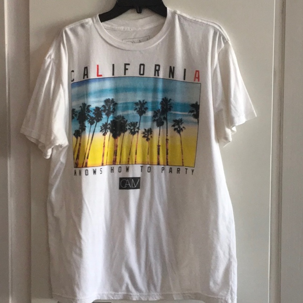 Nordstrom Cali Tee! Sz L